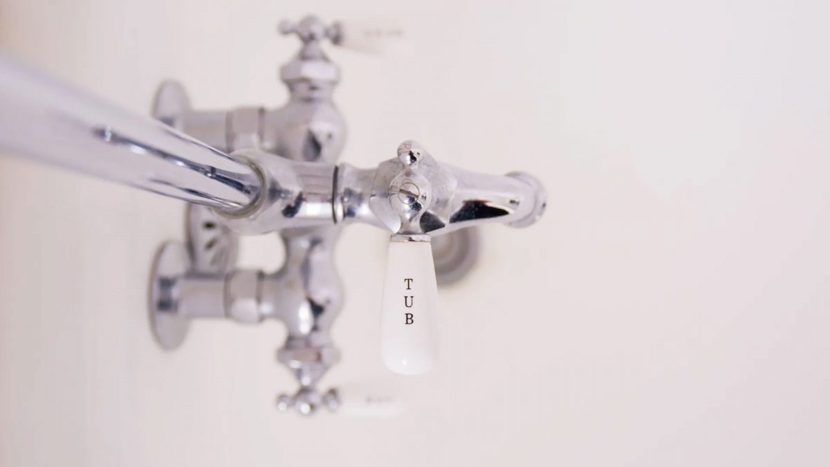 Bathtub faucet installations